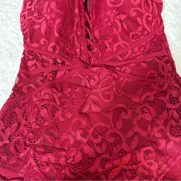 Profile by Gottex Lace Swimsuit Shalimar D-Cup 1 Piece Ruby Swim Straps - Picture 9 of 12